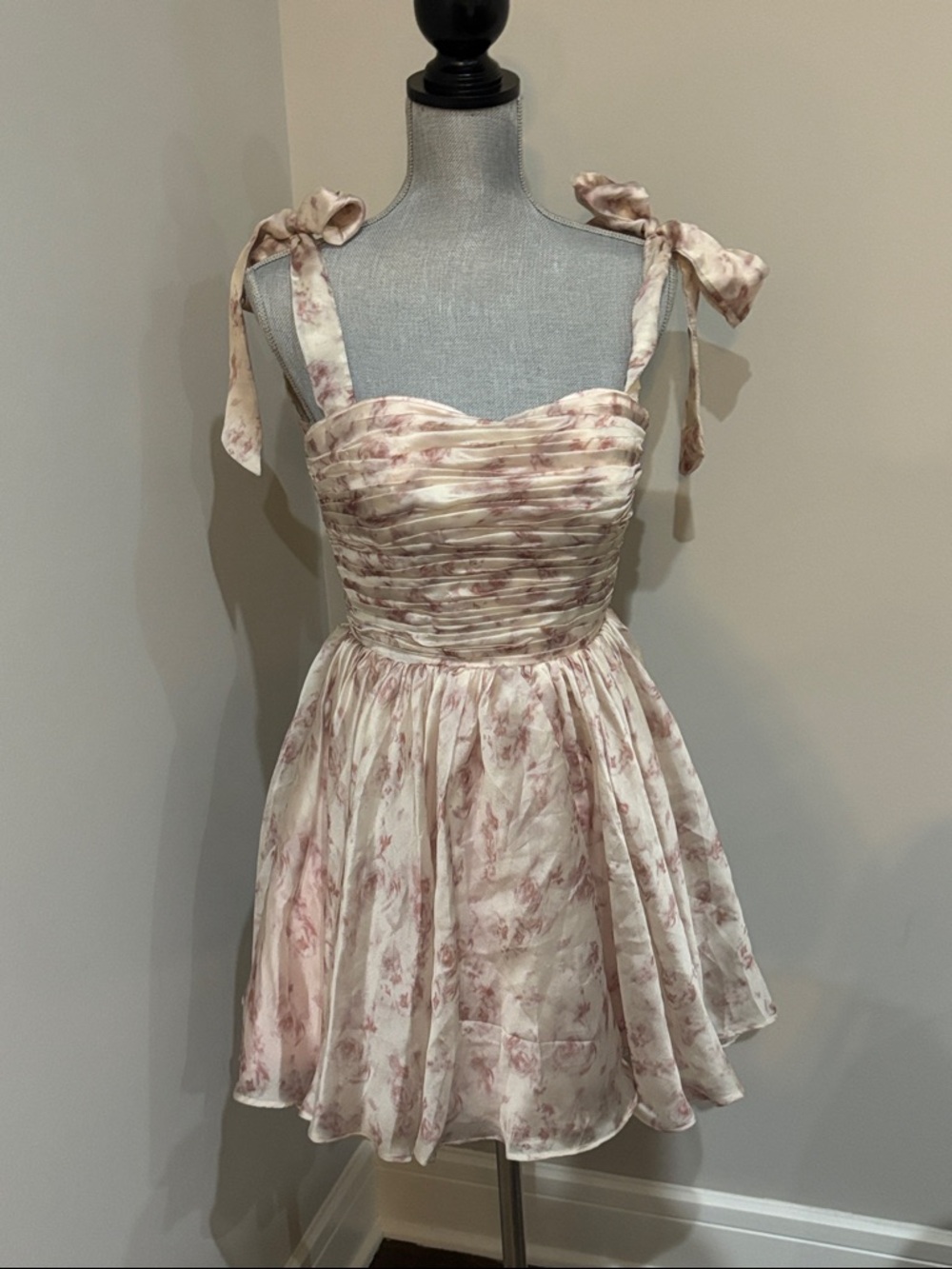 OH Molly Pink Floral A Line Spaghetti Straps Homecoming Dress size 4